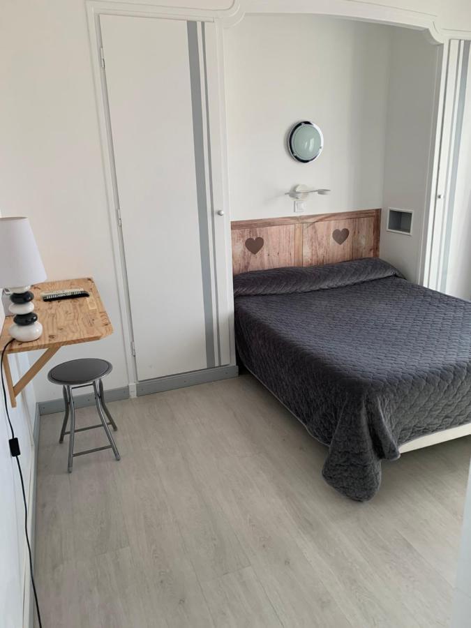 Hotel Le Canetois ภายนอก รูปภาพ