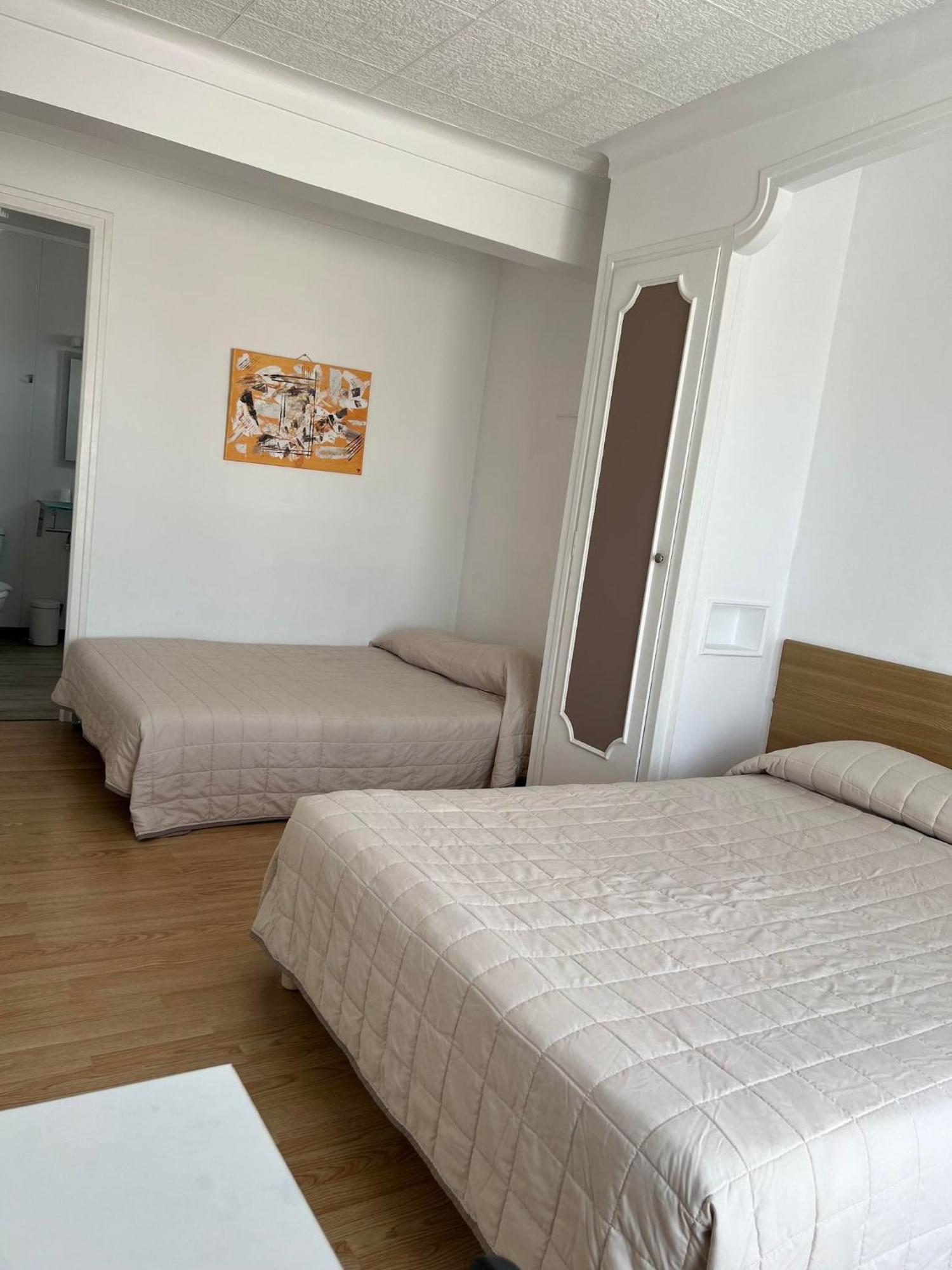 Hotel Le Canetois ภายนอก รูปภาพ